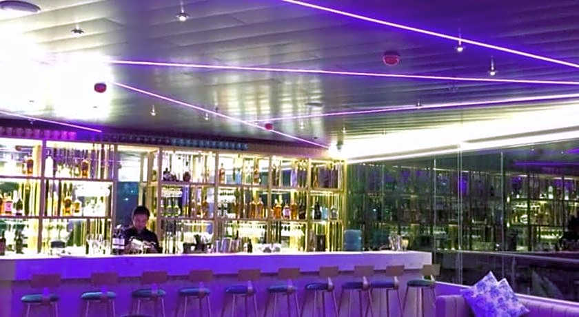 J7 Plaza Hotel