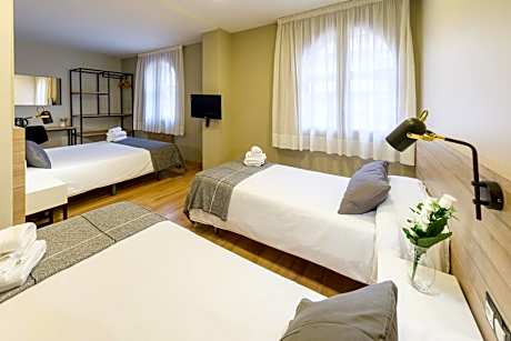 Classic Quadruple Room