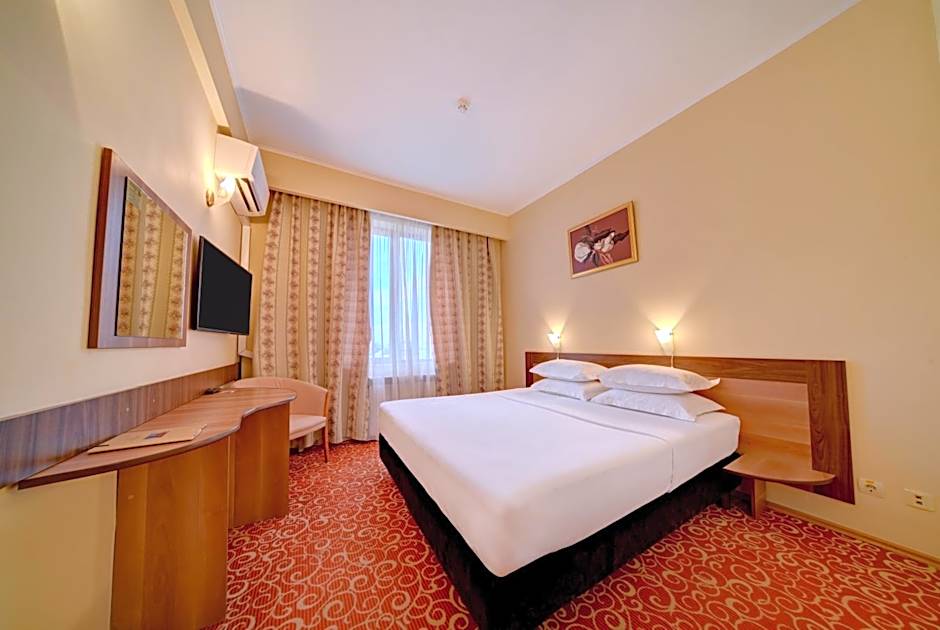 Central Hotel