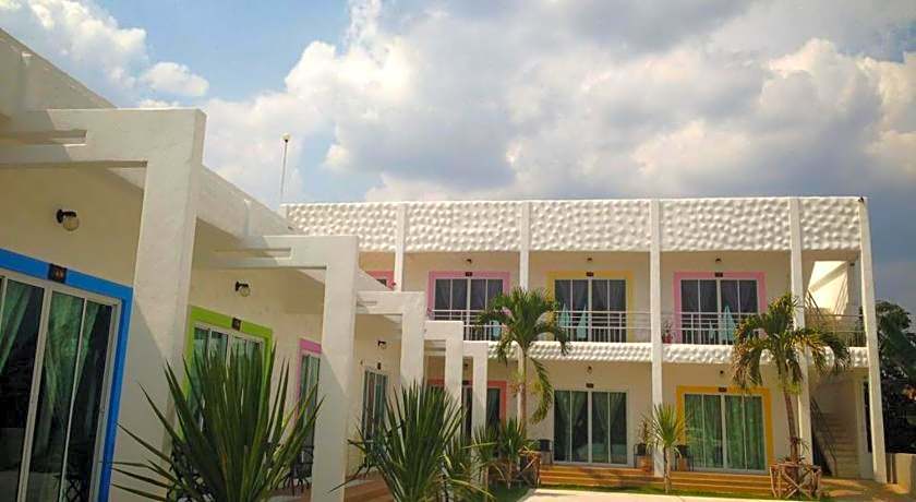 Baan Chom Jan Suan Phung