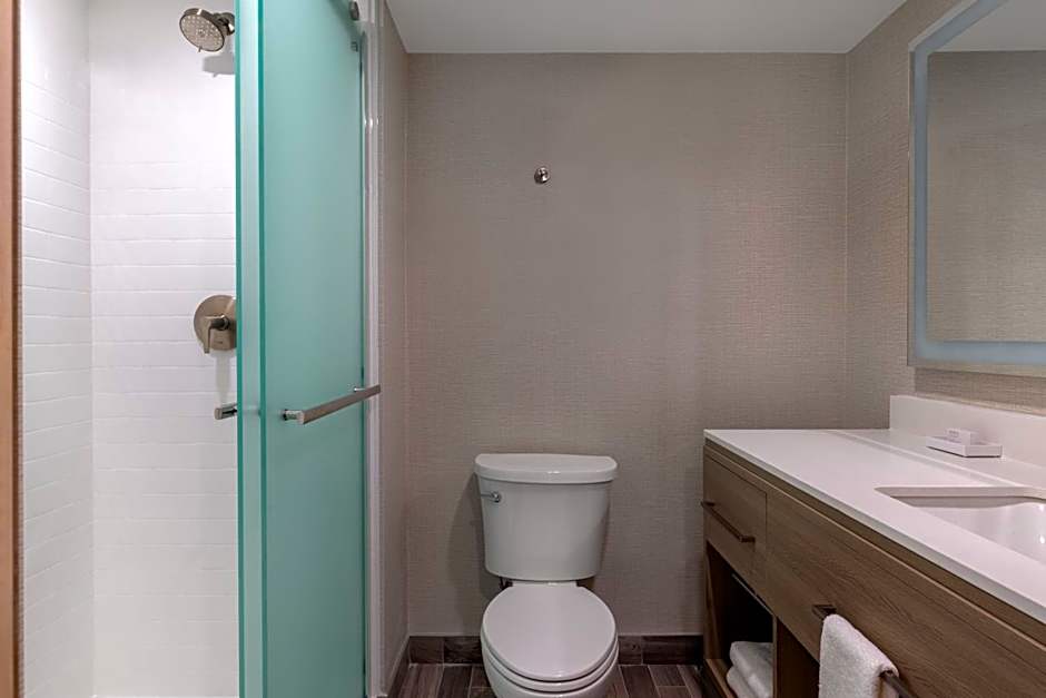 DoubleTree by Hilton Kingston