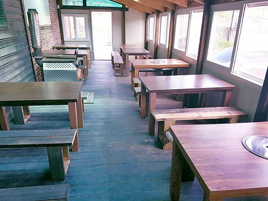 Green And Blue Hotel