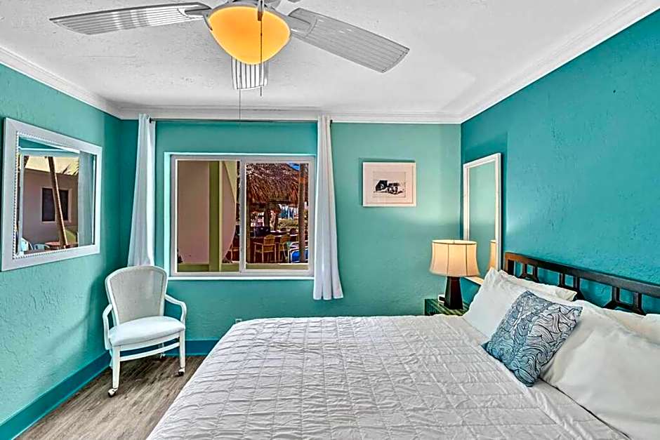 Panoramic beachfront Suite