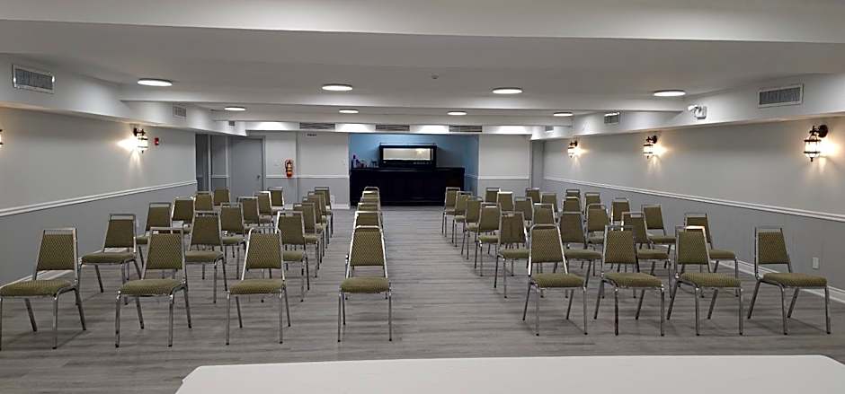 Super 8 by Wyndham Kirkland Lake