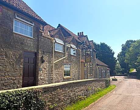 The Hunters Rest Inn