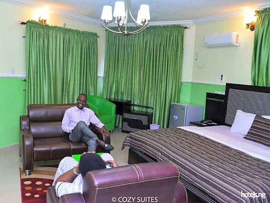 COZY SUITES