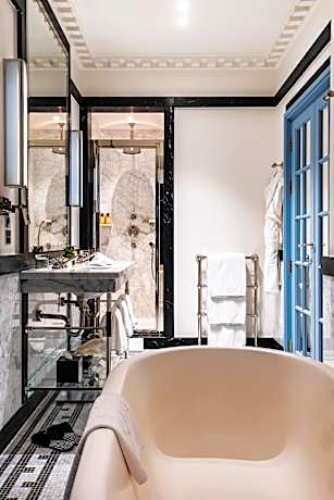 Collection, Suite, 1 King, Sofa bed