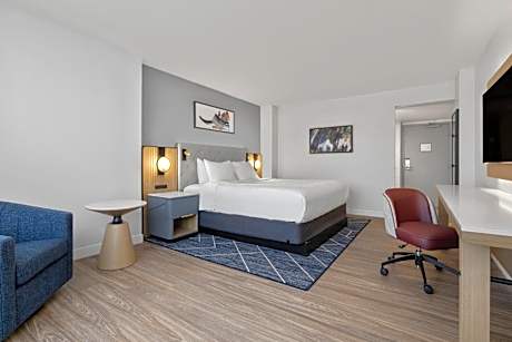 King Room - Hearing Accessible - Non-Smoking