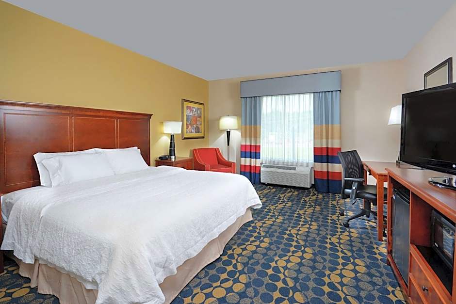 Hampton Inn By Hilton And Suites Charlotte Huntersville