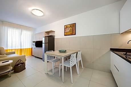 One-Bedroom Apartment (4 Adults)