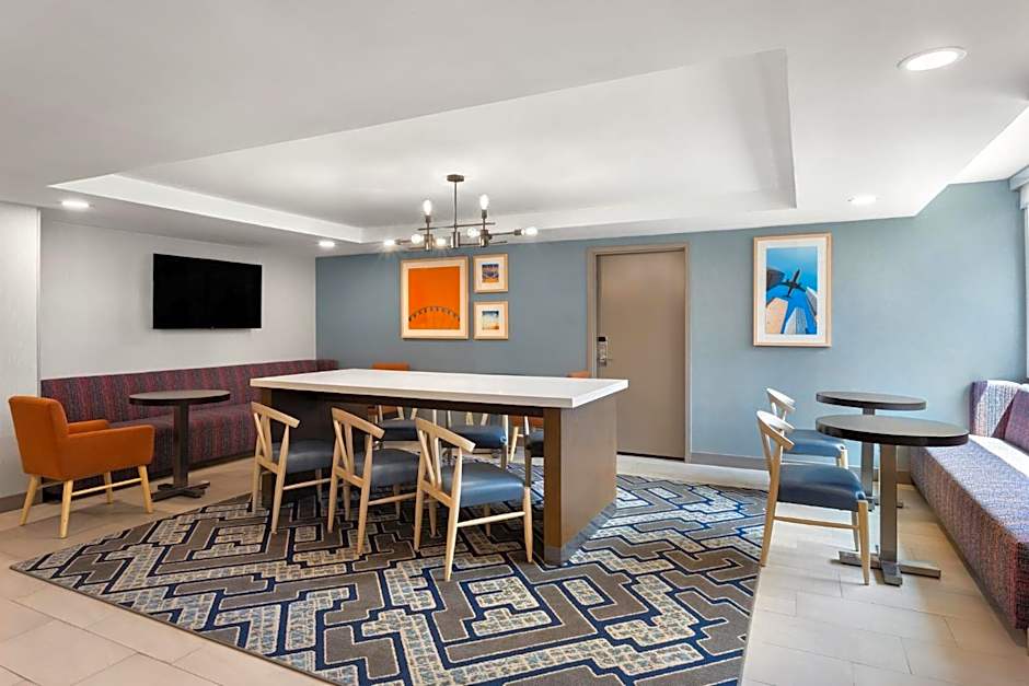 Holiday Inn Express Atlanta Airport - North By IHG