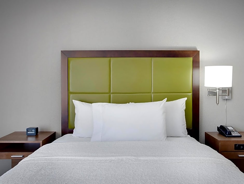 Photo 1 of 2 of Studio 1 King Bed, Mobility Accessible, Bathtub