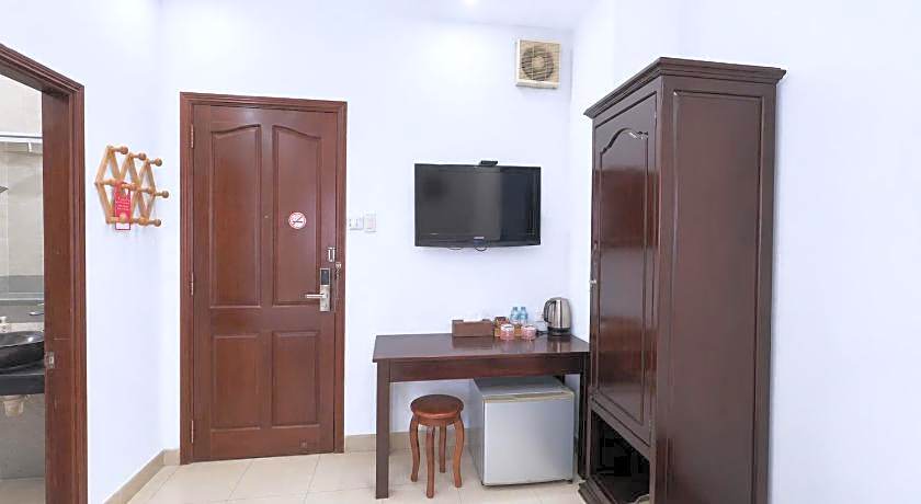 Y Linh Hotel