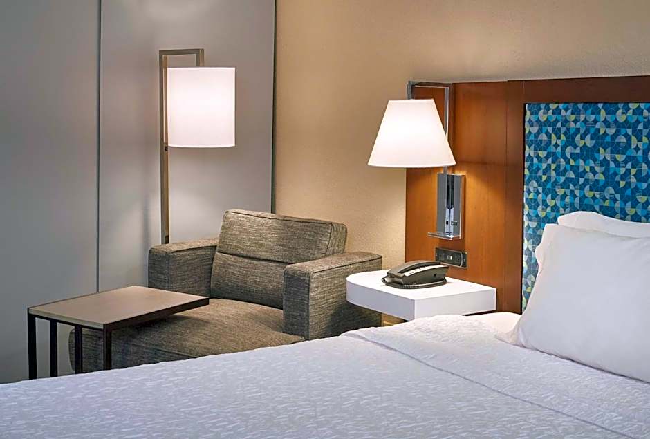 Hampton Inn By Hilton Harrisburg-West
