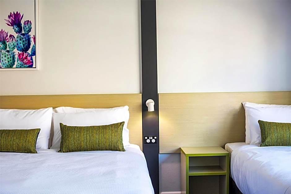 Nightcap at Hume Hotel