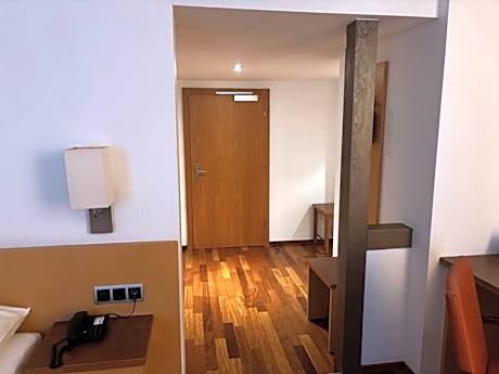 Standard Single Room with Shower