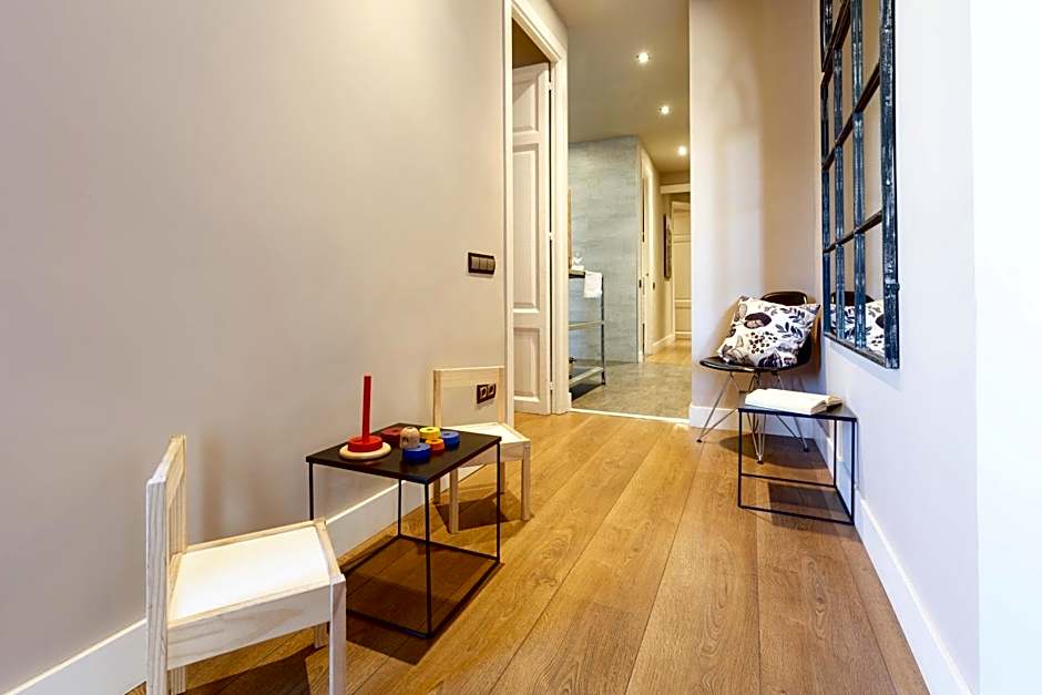 AinB Eixample-Miro Apartments