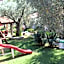 President Bungalows and Apartments