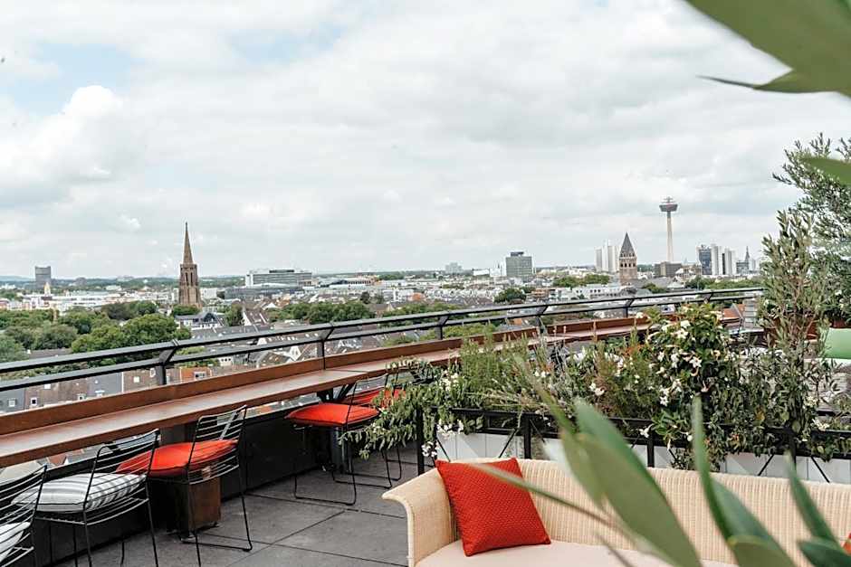Wasserturm Hotel Cologne, Curio Collection by Hilton