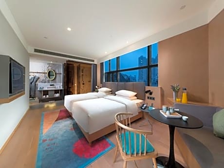 City Note Superior King Bed Room
