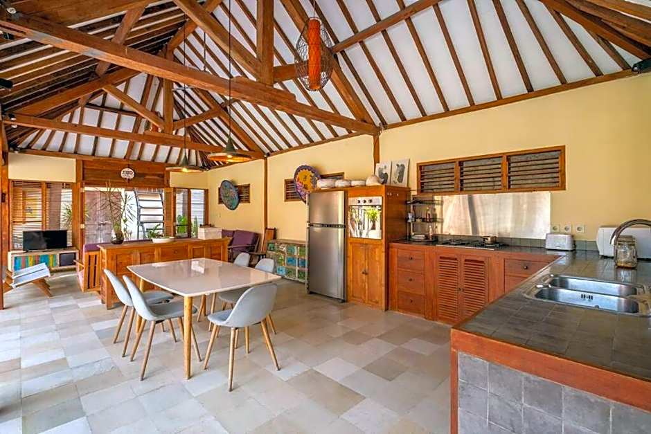 Gorgeous 4 BR Villa in Canggu