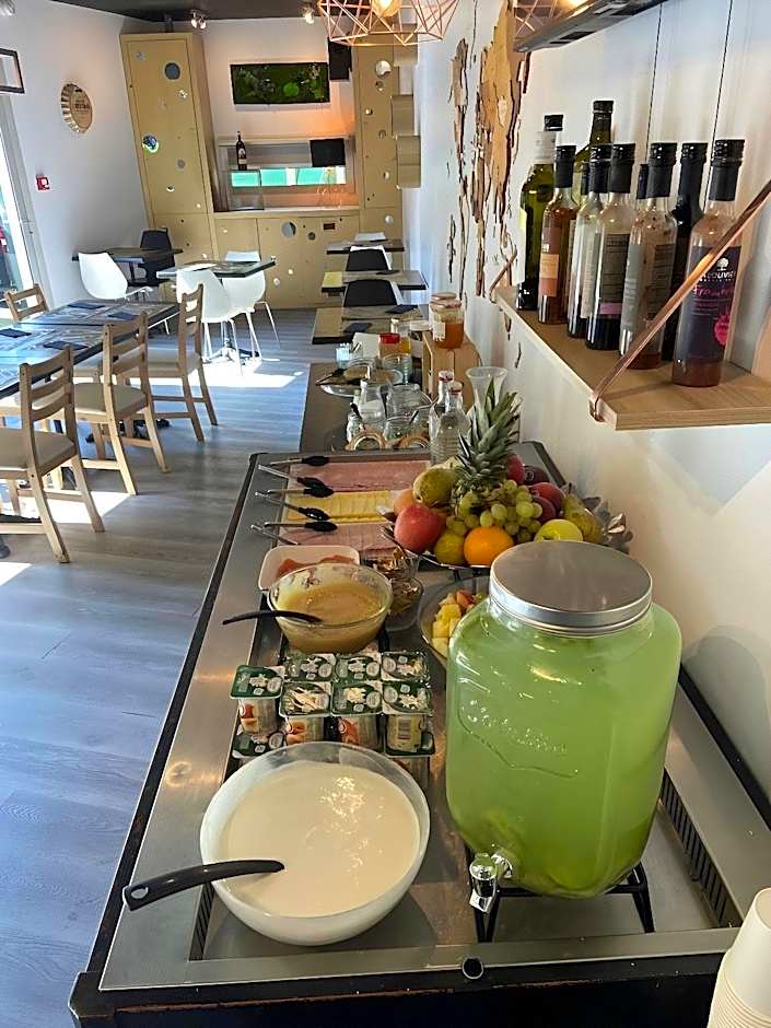 Standing Hotel Suites by Actisource