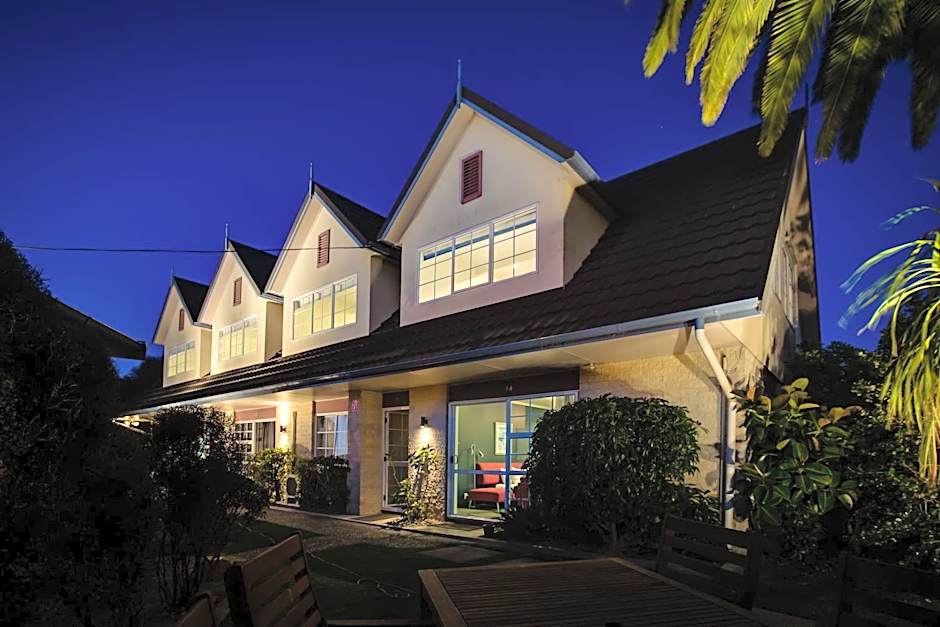 ASURE Colonial Lodge Motel