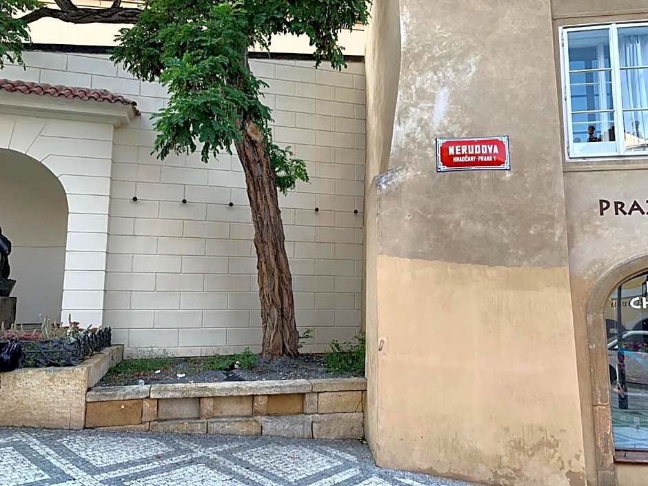 Primavera - Castle view apartments