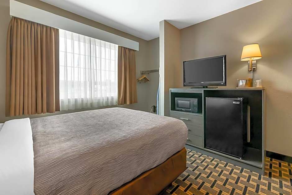 Quality Inn Mauston I-90