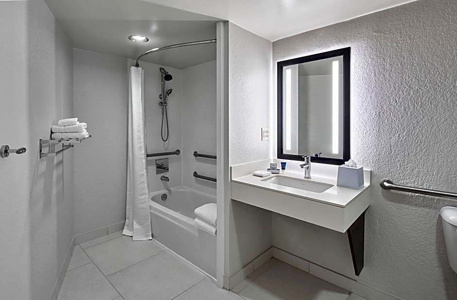 Four Points By Sheraton Tallahassee Downtown