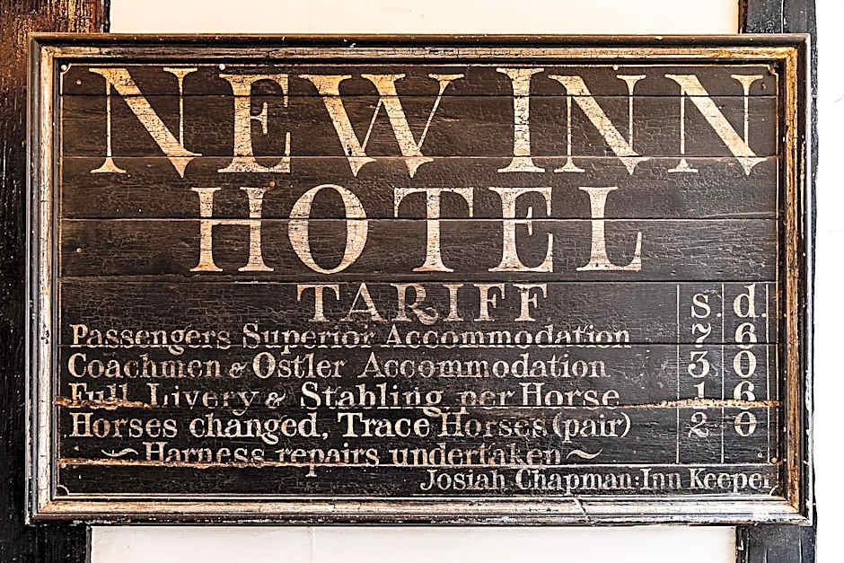 The New Inn by Roomsbooked