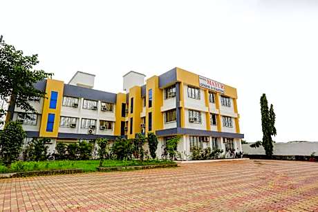 SPOT ON 79966 Hotel Mayur Residency