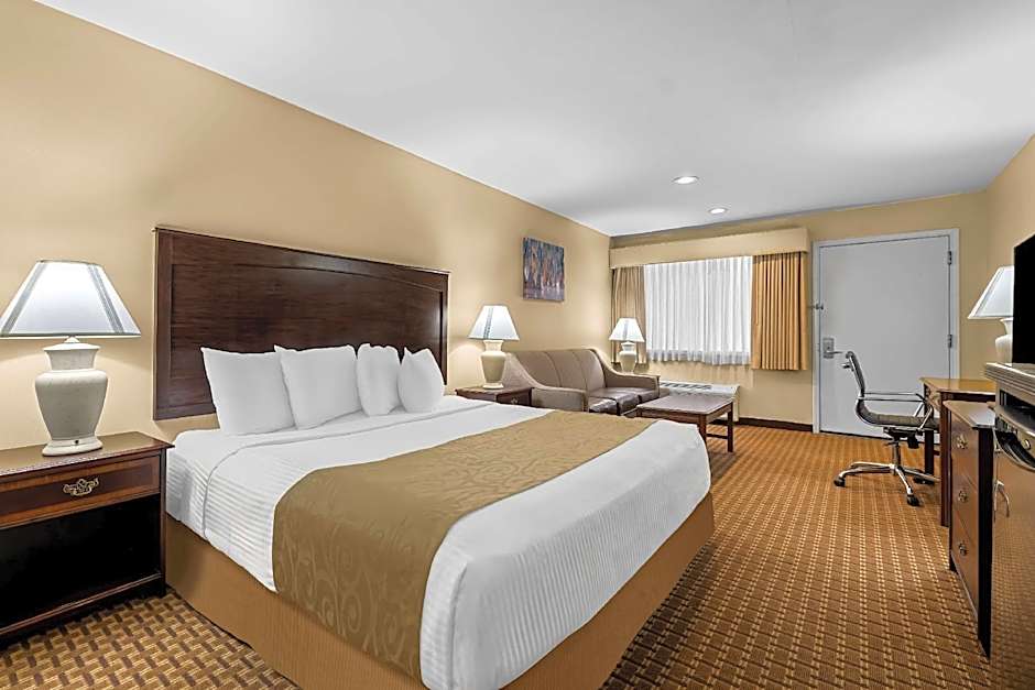 Best Western Forest Inn