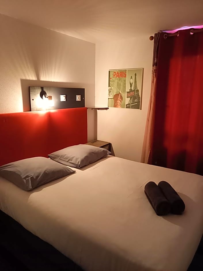 Kyriad Direct Saintes (ex Balladins)