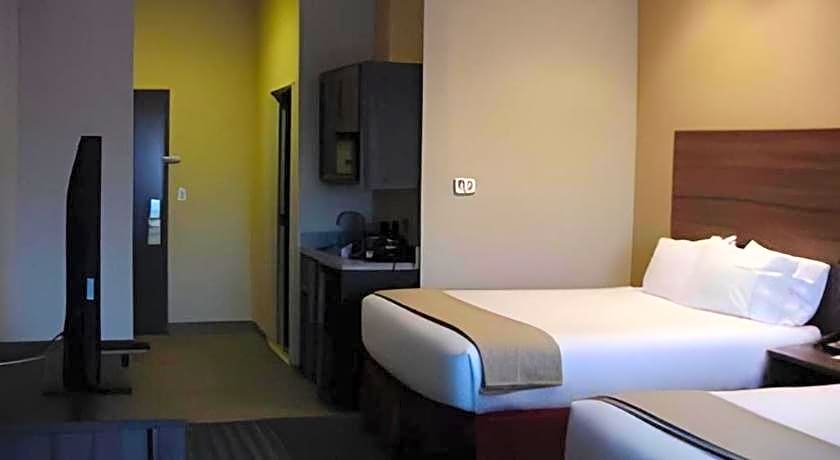Holiday Inn Express & Suites Fredericksburg By IHG