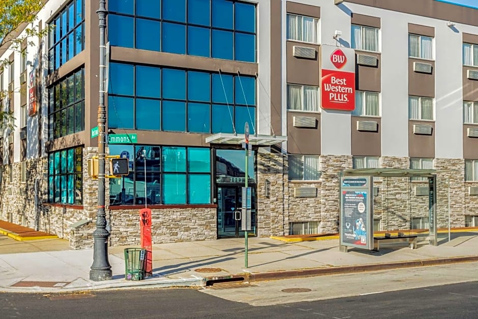 Best Western Plus Brooklyn Bay Hotel