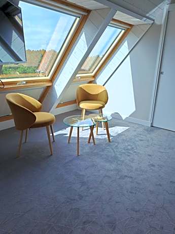 Family Apartment with Terrace and Sea View