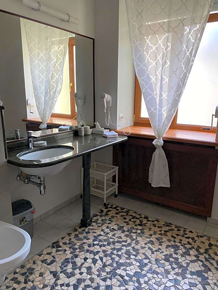 Hotel Kert FREE PARKING