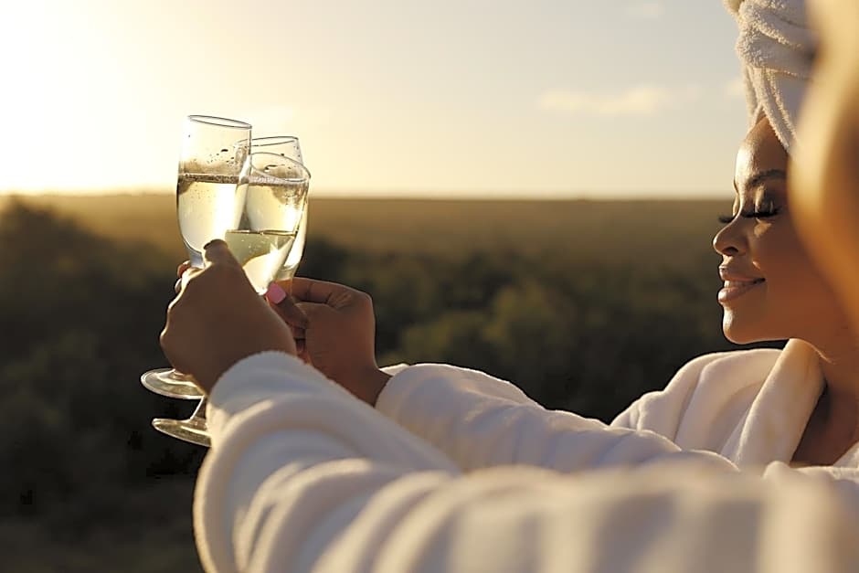 Bukela Game Lodge - Amakhala Game Reserve