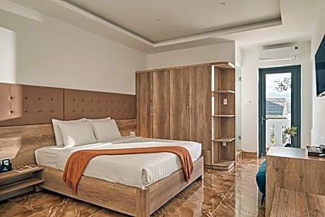 King Room with Balcony