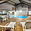 Days Inn & Suites by Wyndham Tyler