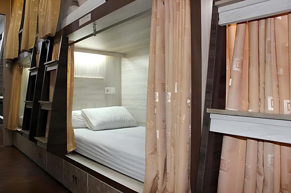 the Colour Hostel