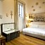 Soprarno Suites