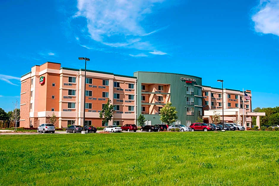 Courtyard by Marriott Milwaukee Airport