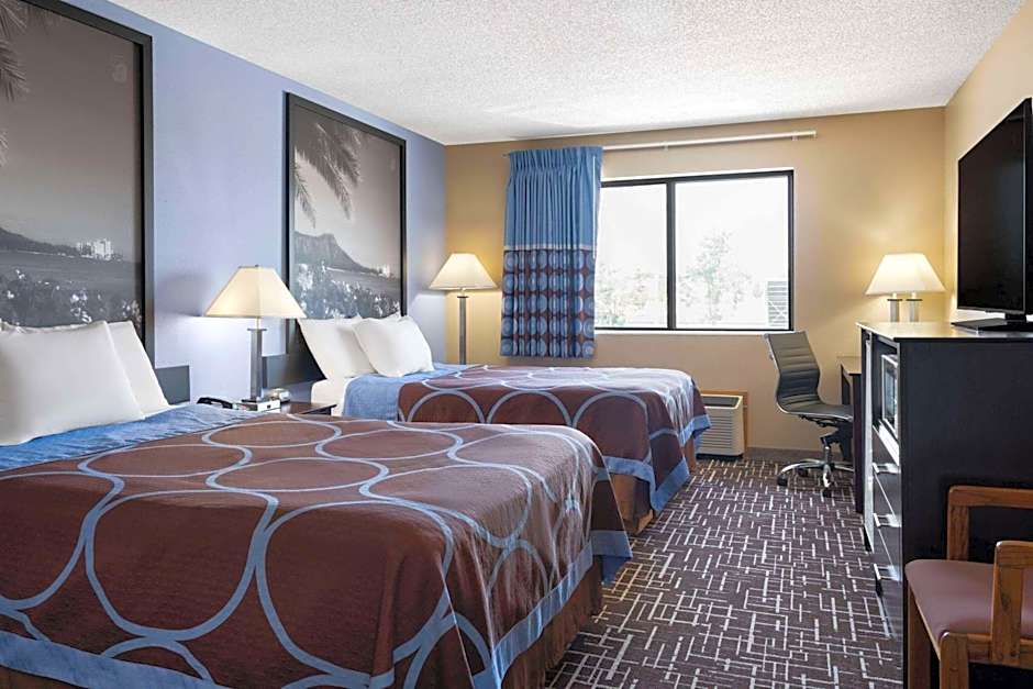 Super 8 by Wyndham Dyersville