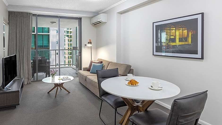 Oaks Brisbane on Margaret Suites