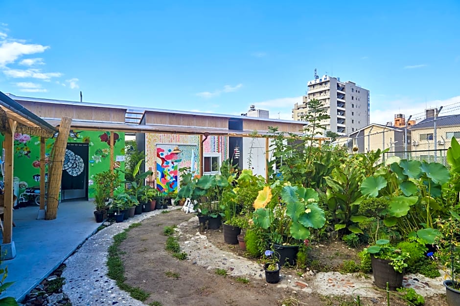 Kamagasaki University of the Arts Cafe Garden Guest House aka KAMAGEI