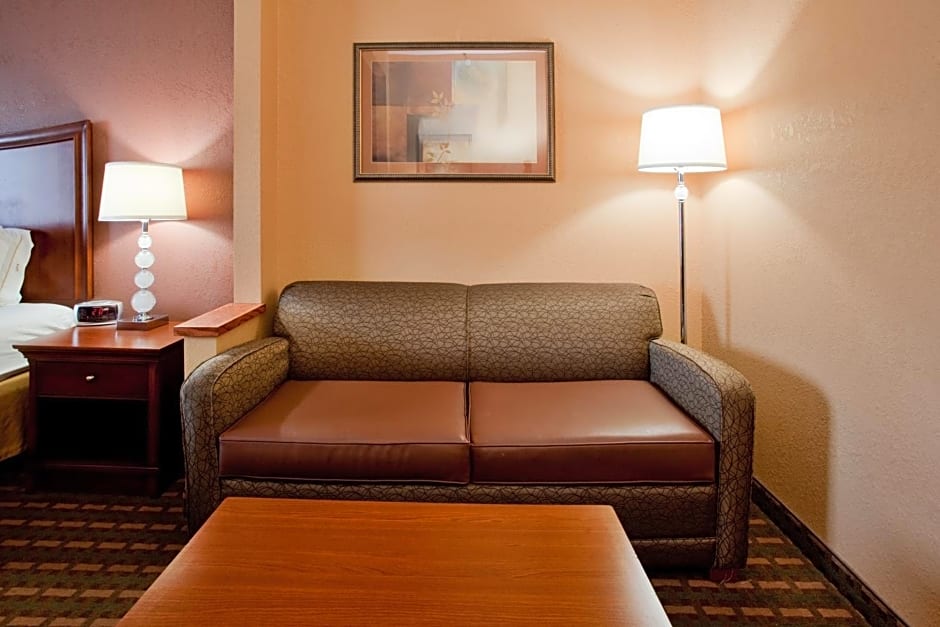 Holiday Inn Express Hotel & Suites Suffolk By IHG