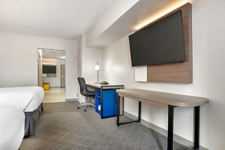 2 Queen Beds, Efficiency, Suite, Nonsmoking, Accessible