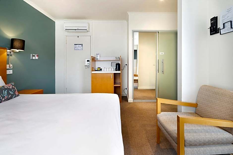 Gateway Hotel by Nightcap Plus